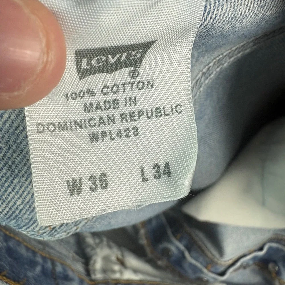 Levis 501 Original Fit Jeans Mens 36x34 Light Wash Blue Denim Button Fly